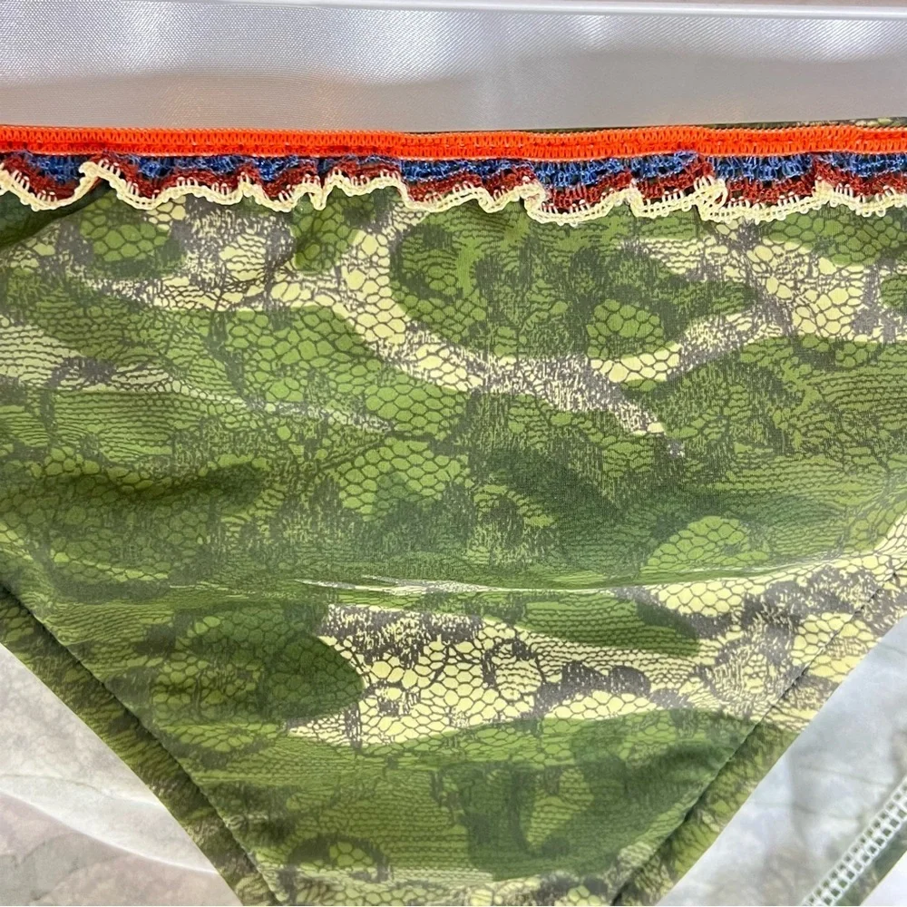 Y2K Camouflage Lace Trim Bikini Bottom XL NWT | Bare Nothing Deadstock